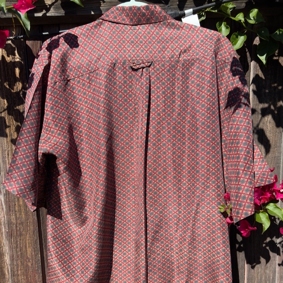 Geometric Patterned Shirt - Picture 5 of 6